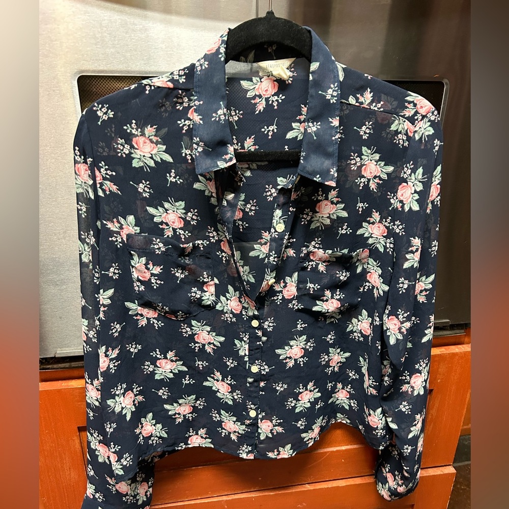 Like New! Aeropostale Floral Sheer Top XL 🌸
